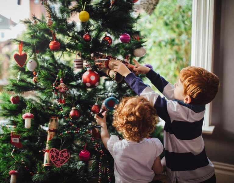 decoratingtreekids
