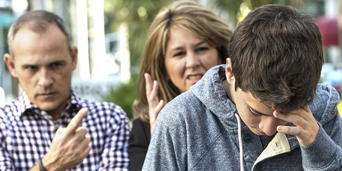 o-HISPANIC-TEENS-PARENTS-facebook