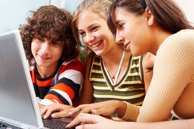 students at computer
